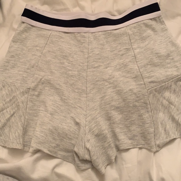Zara Beautiful Classy Shorts - Picture 2 of 4